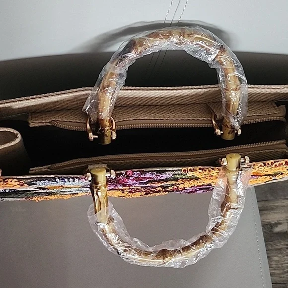 Floral Embroidered Tote Bag - Multicolor - Picture 8 of 9